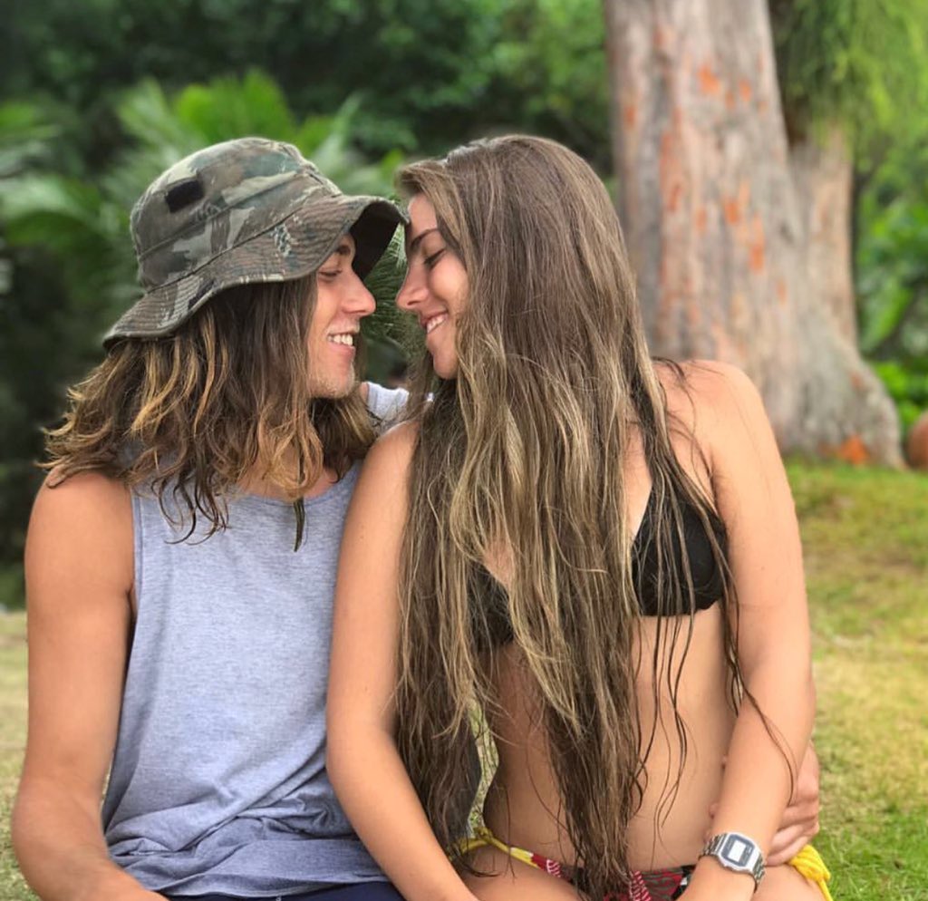 bryandllls's tweet photo. eu quero muito agradecer á esse ser lindo que eu chamo de namorada, por me aguentar e por me esperar. obrigado por apoiar minhas loucuras de modo que só nos dois vamos entender, eu te amo demais... minha princesa ❤️ feliz 1 ano ❤️ https://t.co/OgBKpQGDwx