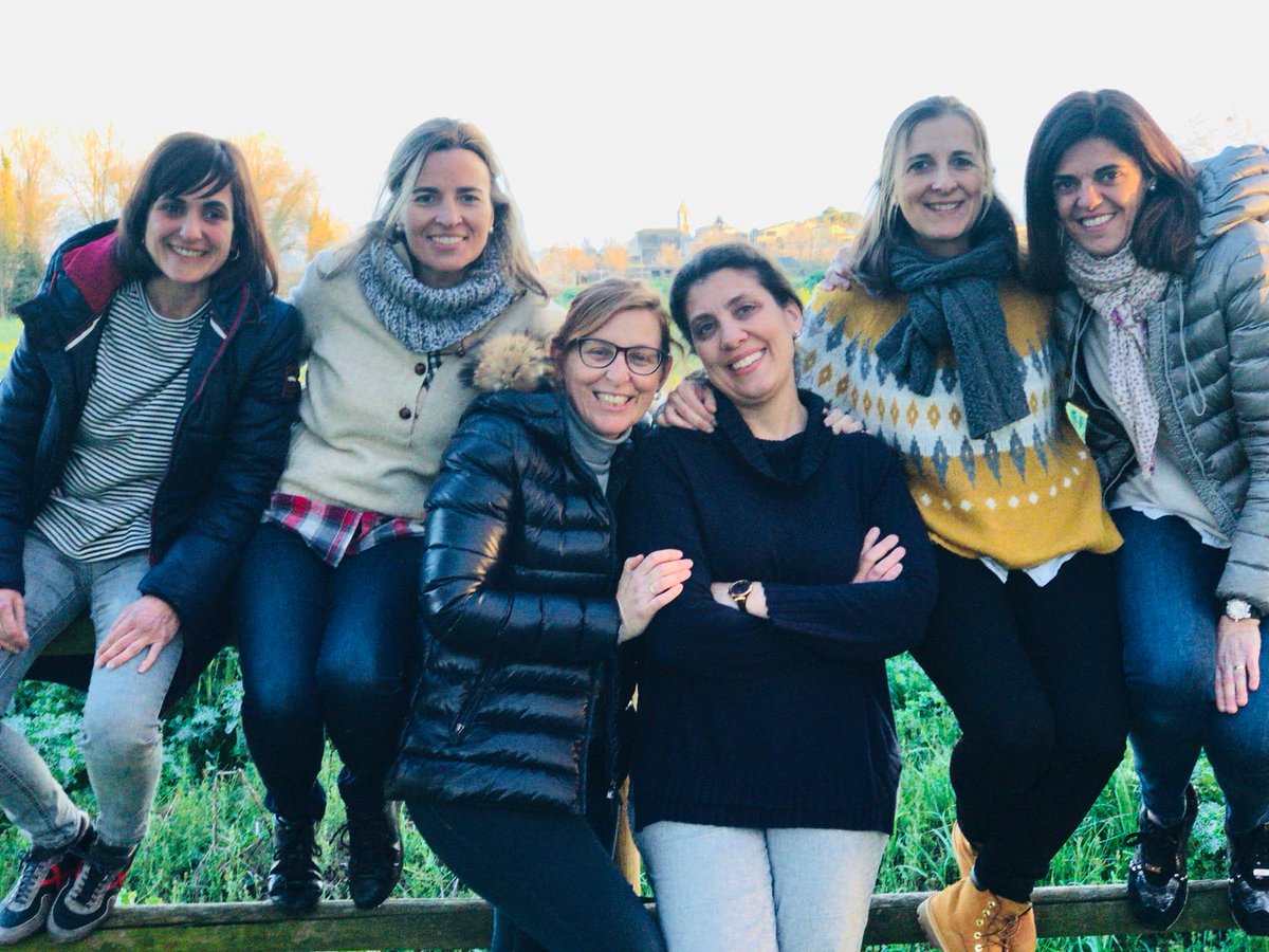 NeusMart1's tweet photo. Un any més...a buscar ous de Pasqua amb la millor companyia!! 🍫🌾🐣🐇 #Salitja #SetmanaSanta #friends https://t.co/mFWFy8e56h