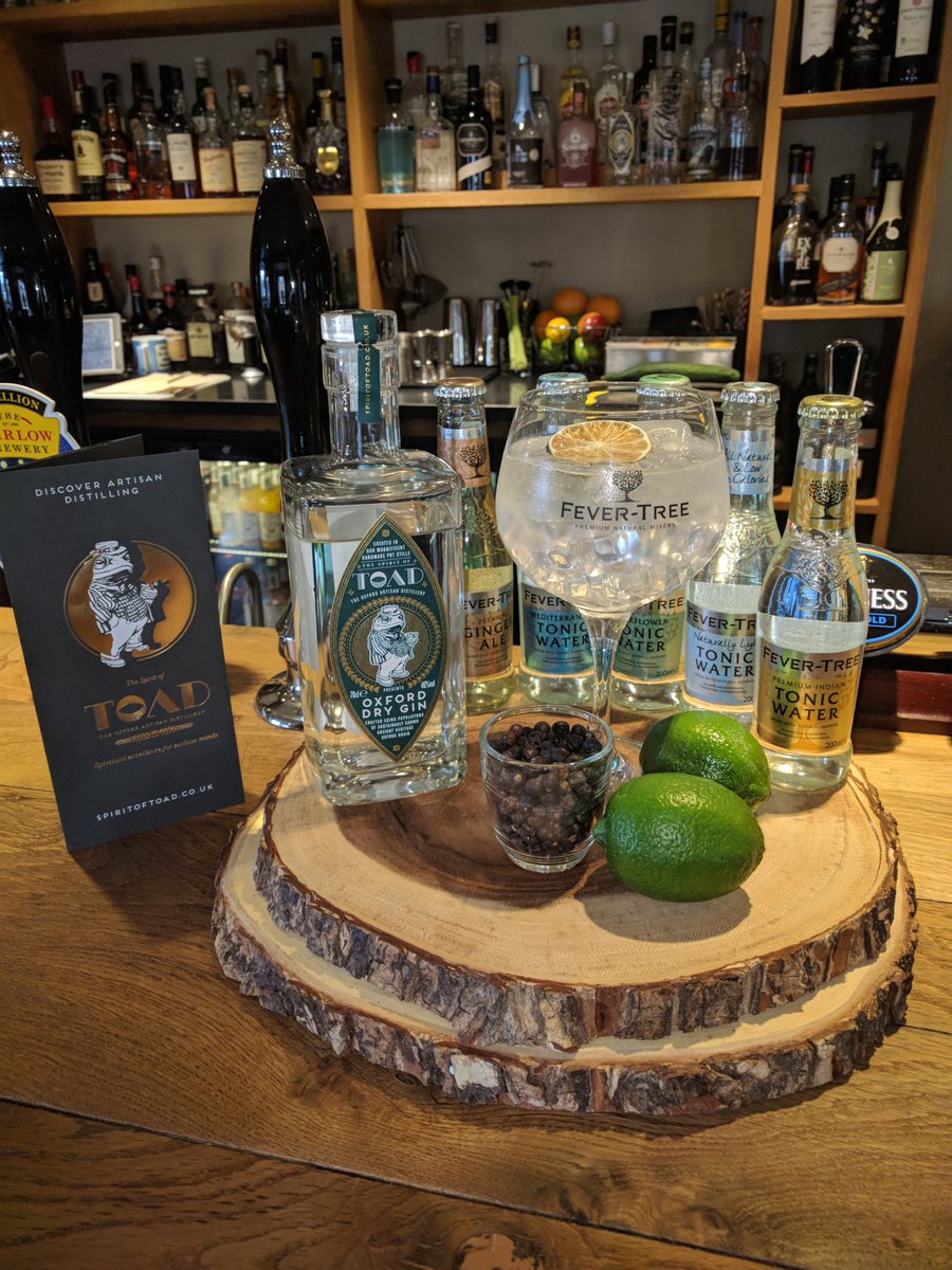 TheNegronian's tweet image. My new house pour at The Pointer. #TheSpiritOfToad #ThePointer #graintoglass #farmtofork