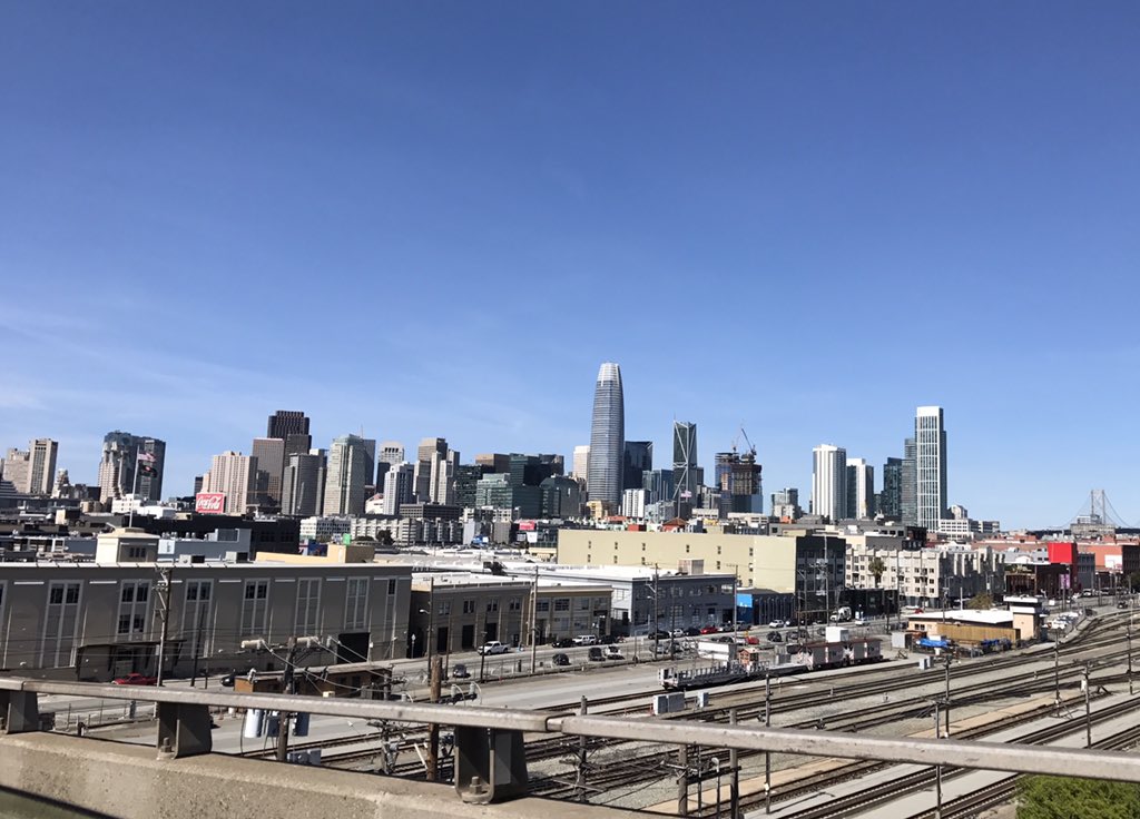 jchrthomas's tweet image. #homesweethome #bluesky #cloudfree #openingday