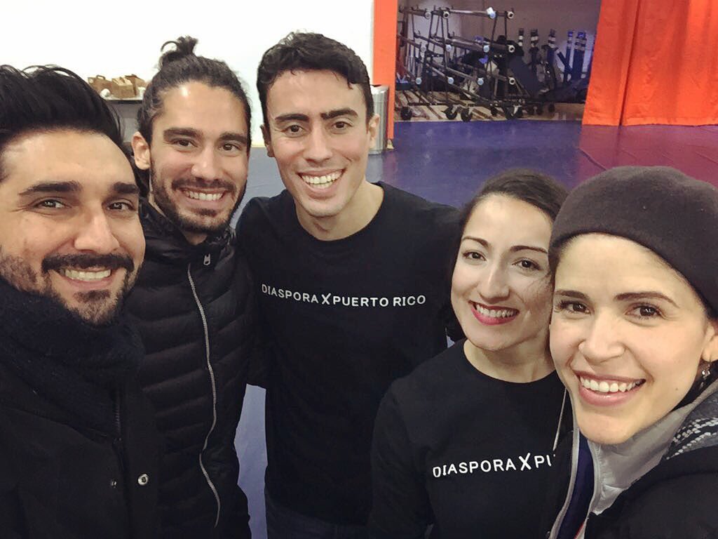 thejeancarlospr's tweet photo. 🙏🏻 Mil gracias a la familia de @teatro_220 @andresteatro @flowerzu por estar presente y hacer reír a #losnuestros en la pasada feria de recursos @HostosCollege #TheBronxCoalition @BxCoSHME @Diaspora4PR #DiasporaXPuertoRico #DxPR #PuertoRican #MadeinPuertoRico https://t.co/qetJKJDgrr