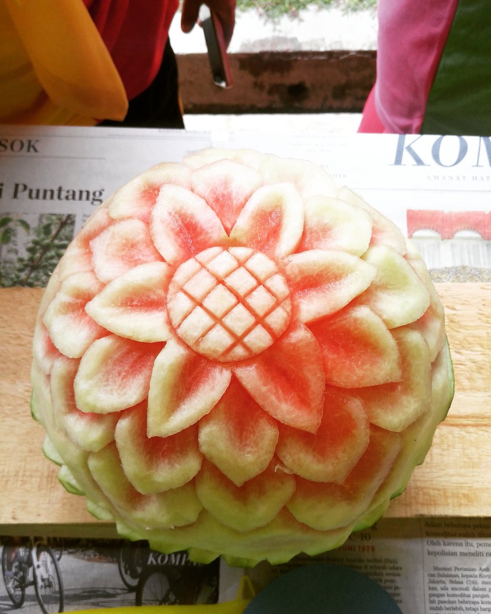 w_indraa's tweet photo. Dengan Tema germas...melukis buah semangka...
Ini hasilnya 
#g sia2 juara 2 hahahaha https://t.co/V2xXasUhgf