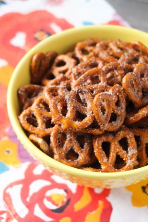 amomlessmom's tweet photo. Lover of Cinnamon? Try it with some pretzels. Here is a great #recipe https://t.co/jaAbpvf3pD https://t.co/QvxpwsykyC