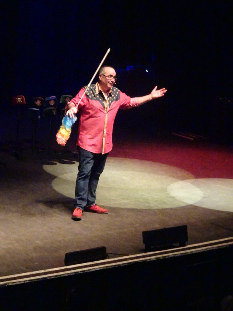 JUMPINSOUNDS's tweet image. I could listen to this man talk for ages....and he can! Over 3 hours tonight of hilarious true stories from his life on the last night of this tour, I salute you @prodnose ! #DannyBaker #CradleToTheStage #o2ShepherdsBush #London
