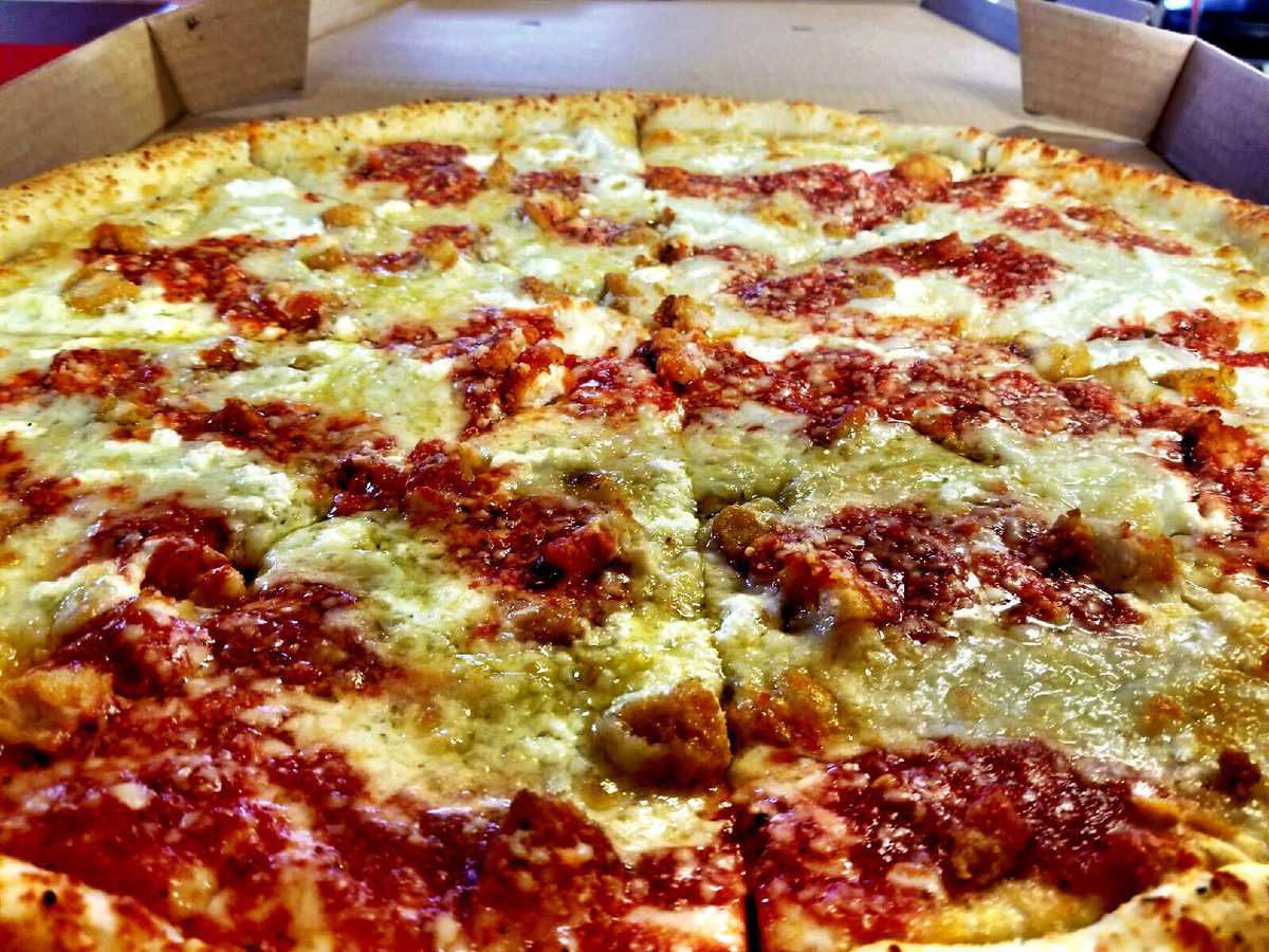 You’re getting hungry..very very hungry #morgantowneats #pizza #supportyourlocalpizzashop #morgantown