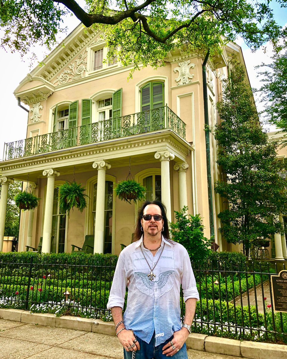 When this is work, life is good. All day filming in the Garden District of New Orleans. #OnlyInNOLA ⚜️💜💛💚 #ListenJourneySavor #JulianDouglas #NewOrleans #OnlyInNOLA #GardenDistrict #NOLA #GardenDistrictNOLA #VieuxCarre #CityOfNewOrleans #CrescentCity #Nawlins #Louisiana