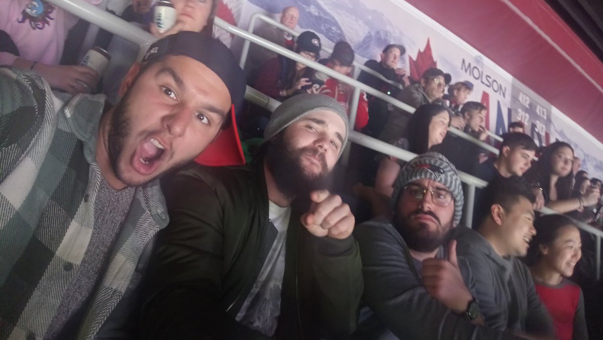 juu_kyj's tweet photo. Go canadian #habselfie https://t.co/agjPVVah5N