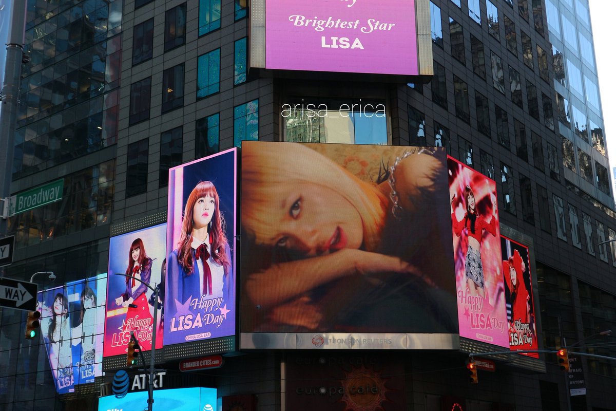 LISA fan account tweet media