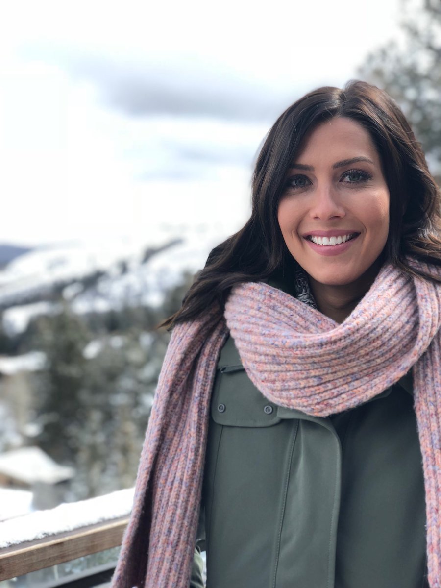 letsdothis - Bachelorette 14 - Becca Kufrin - FAN FORUM - *Sleuthing Spoilers* - Page 4 DZQMzDUVQAAnnq_