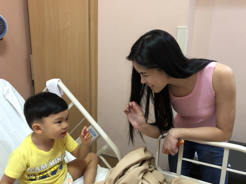 Guess who else came and visited last night? Of course Asher’s Ate <a href="/delavinkisses/">Not Kisses -follow her @kissesdelavin</a> 💗 Thank you for making Asher smile , Kisses, Tita Carrie and Tito Gilbert 💗