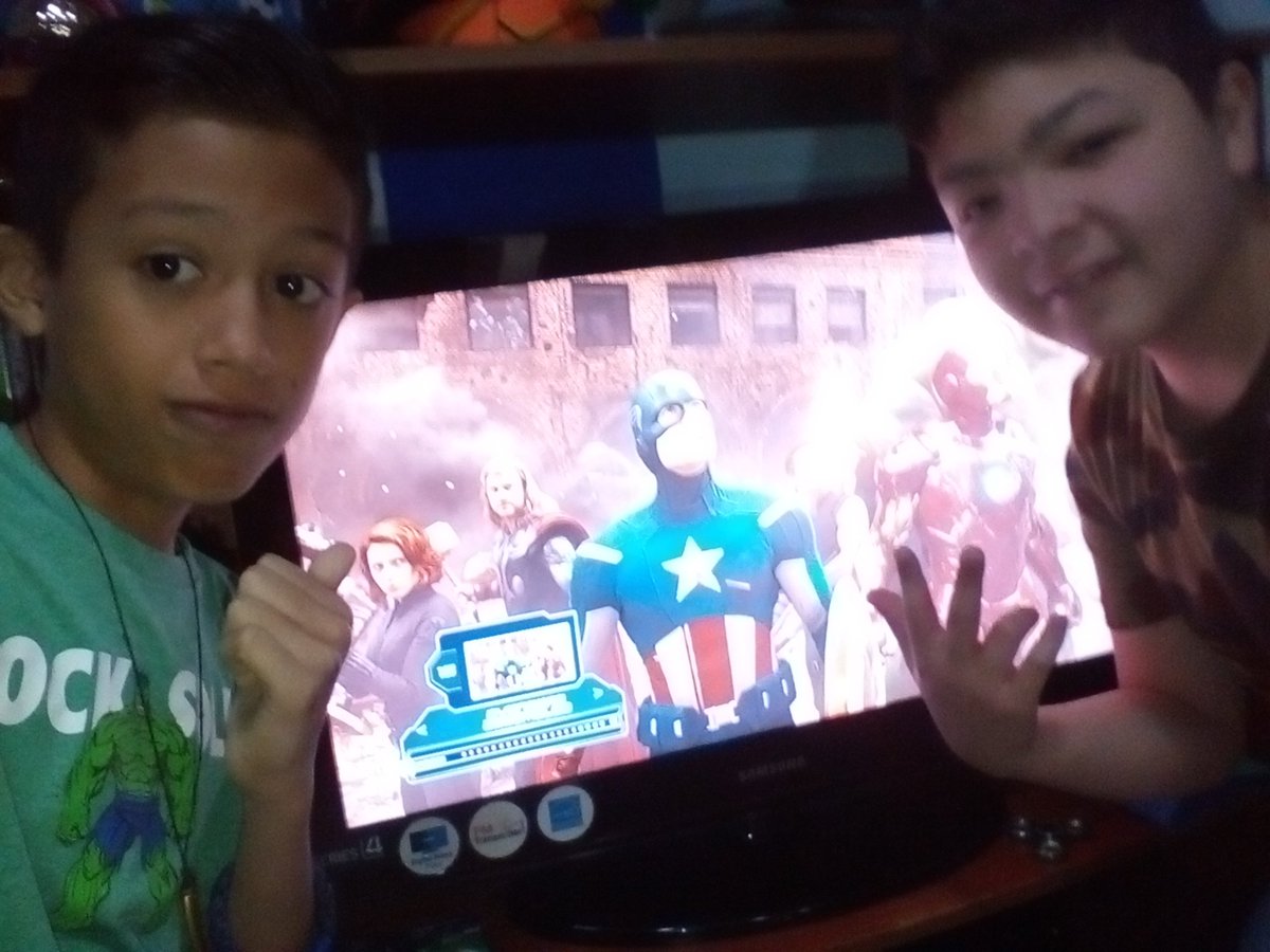 DeRisaOMG1's tweet photo. #MaratonMV @canalbinge @IniciativaV Una reunion de titanes , la primera union de estos heroes que me marcaron la vida 🤤 la peli fue granciosa todavia me acuerdo cuando la vi en el cine la cabeza me iba a explotar la cabeza 🤯Un buen villano como para hacerlos reunir a los heroes https://t.co/TBwiLKF0rr