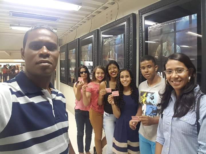 isaa_bella17's tweet photo. #EstreiaNadaAPerder
#NAPDF
#NAPDFBloco5

eu e essa galera vamos na estreia do filme!! https://t.co/hzZJ6gDAuQ
