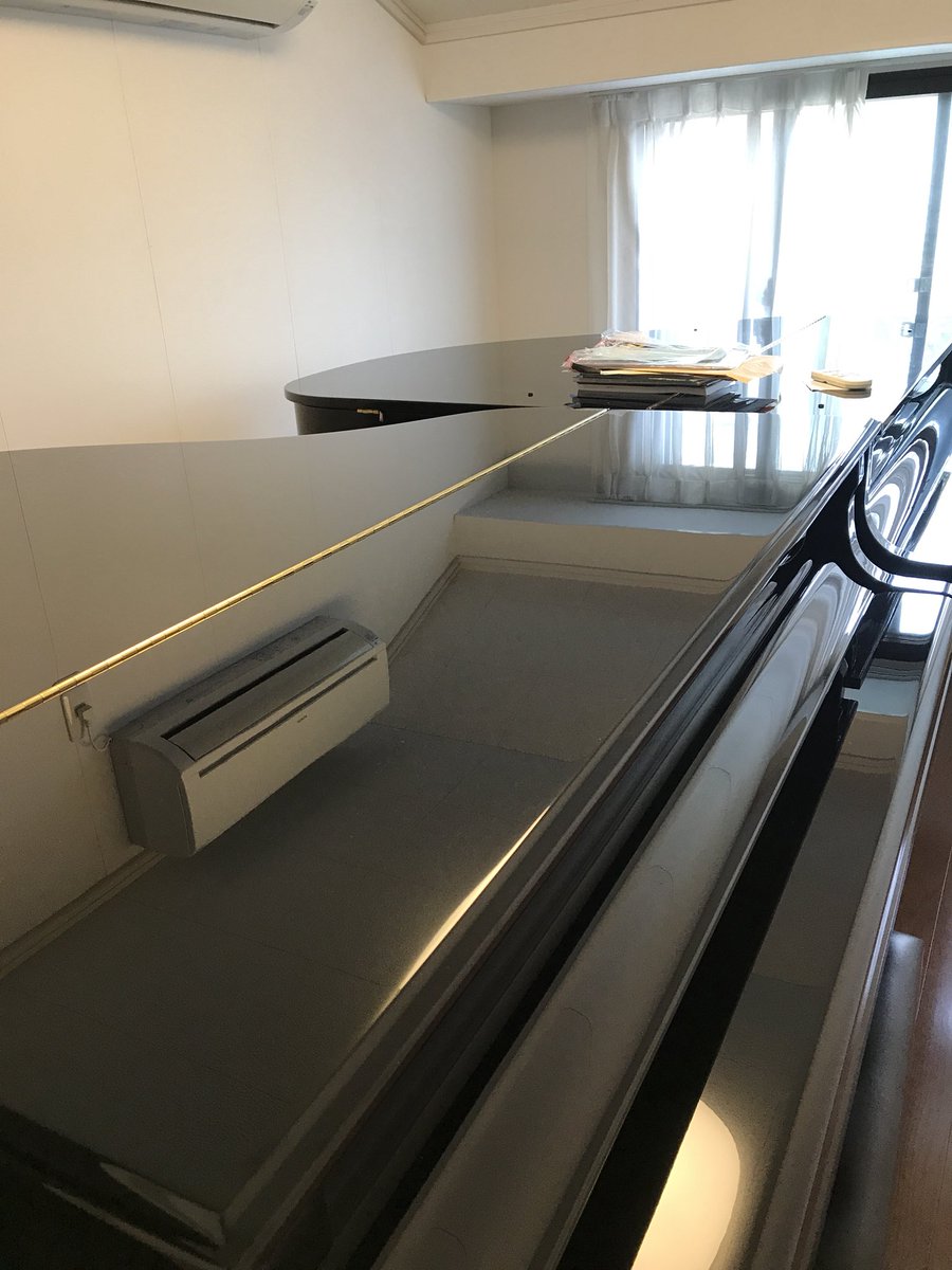 無事ピアノの搬入が終わりました。これから2台のピアノでより充実したレッスンを展開して参りたいと思います！