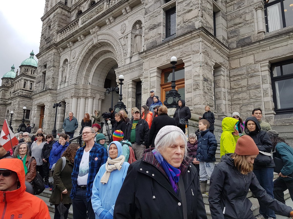 Weatherman2709's tweet photo. BC Prov #PWD Shelter Rate $375/mo Frozen since Apr 2007 @$325. Prior shelter increase Feb 1992. (15yrs) #PWD Full Chq $1133.42. Avg shelter $1,000. In BC, Prov #PWD is $454.58 LESS than Alberta (AISH $1588) higher cost of living in BC.#bcpoli #PWD #RaiseTheRates #LiveInDignity https://t.co/i6lh2aP6NH