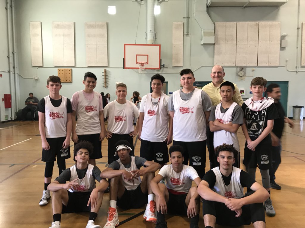 EdmsToros's tweet photo. Here’s the 2018 championship photo for the boy’s basketball team A!@EdmsToros #torofamily #middleschoolsports @MtDiabloUSD #undefeatedseason https://t.co/HhY3mAZ3Ky