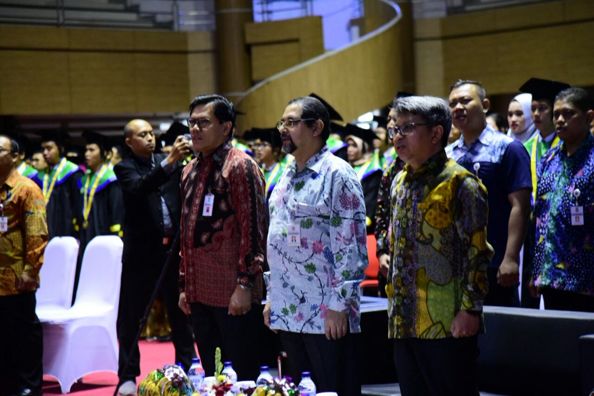 pknstanid's tweet image. Senat PKN STAN memasuki Ruangan Wisuda dan dilanjutkan dengan kedatangan Kepala BPPK beserta pejabat BPPK memasuki Ruangan Wisuda
#livetweet
#EndlessDedication
#WisudaPKNSTAN
