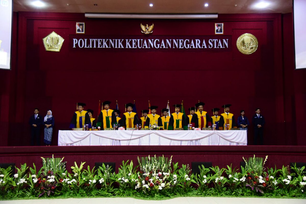 pknstanid's tweet image. Senat PKN STAN memasuki Ruangan Wisuda dan dilanjutkan dengan kedatangan Kepala BPPK beserta pejabat BPPK memasuki Ruangan Wisuda
#livetweet
#EndlessDedication
#WisudaPKNSTAN