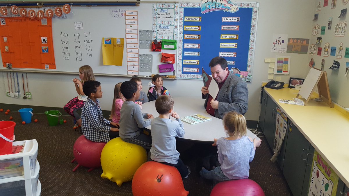What a fun way to celebrate March Madness with a tournament of books!  We had some great visitors that came in and helped us with our tournament!! Thank you, Dr. @mwilcox61, Dr. <a href="/mustangs1022/">Sanders</a>, Mr. Mike Bradburn, and Mr. <a href="/MickHammett/">Mick Hammett</a> <a href="/EdgewoodPrimary/">Edgewood Primary</a>