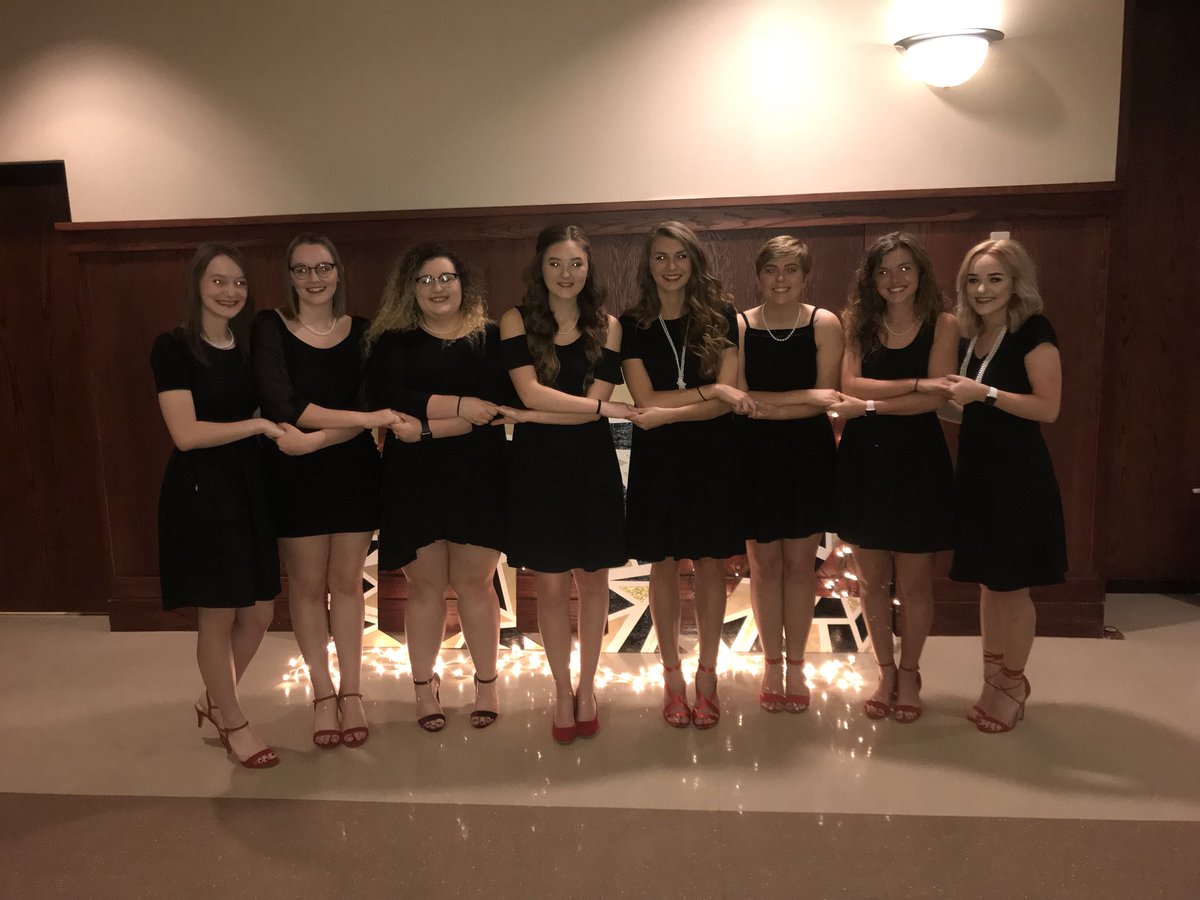 EtaSigSWOSU's tweet photo. 8 lovely ladies were inducted into the sisterhood tonight. Congrats girls! https://t.co/kRVjZUoKRA