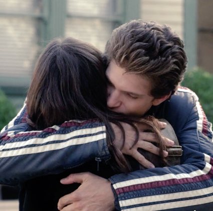 lucygraykatniss's tweet image. I miss