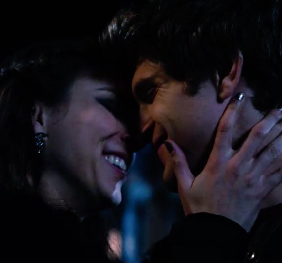 lucygraykatniss's tweet image. I miss