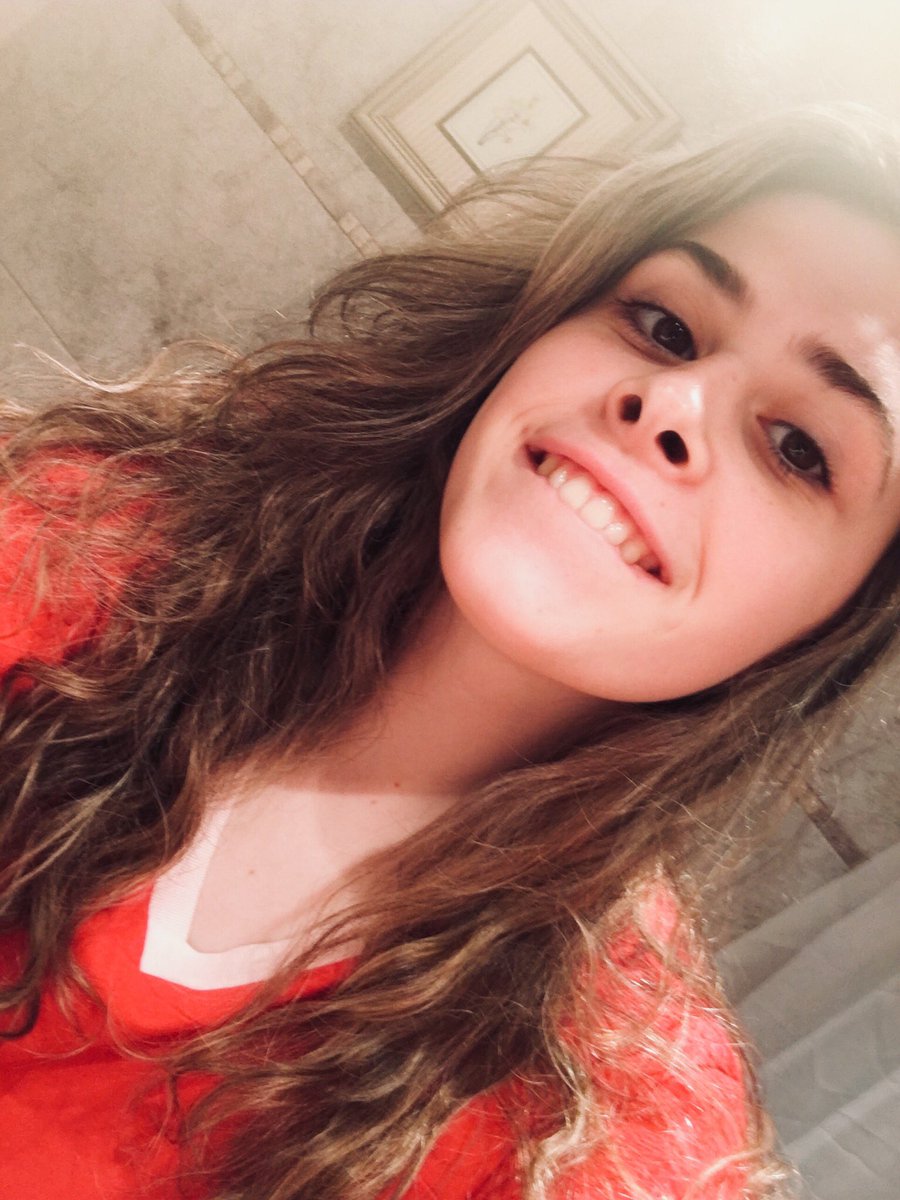 CandeQg's tweet photo. Con o sin rulos?��� https://t.co/i7AyQIUPil
