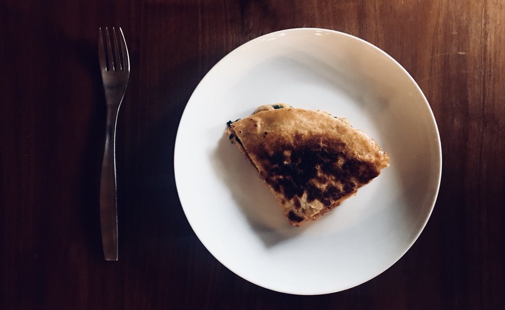 Jesssampley's tweet image. For a quick lunch I made a chicken-mushroom quesadilla and for dinner a garlic roasted chicken with a side of parmesan roasted broccoli and my world famous mac &amp;amp; cheese (the world just doesn’t know of it yet) #foodnetworkrecipes #chefjess #eatingclean