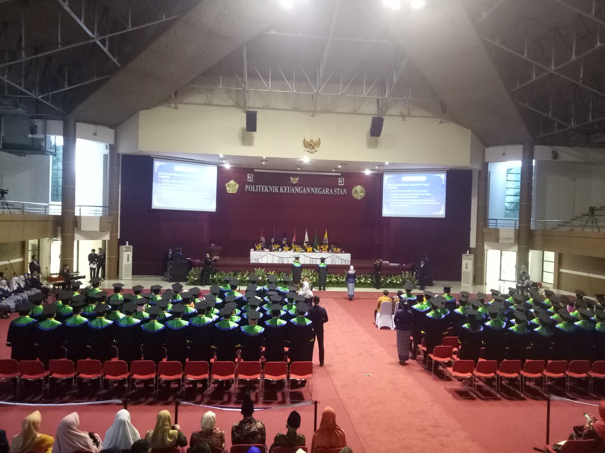 pknstanid's tweet image. Pembacaan Janji Wisudawan D-IV Akuntansi PKN STAN.

#livetweet
#EndlessDedication
#WisudaPKNSTAN