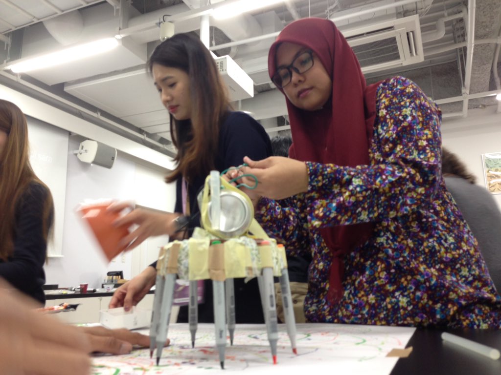 mediainaf's tweet image. Scribbling machines art in #LAB2 at #CAP2018