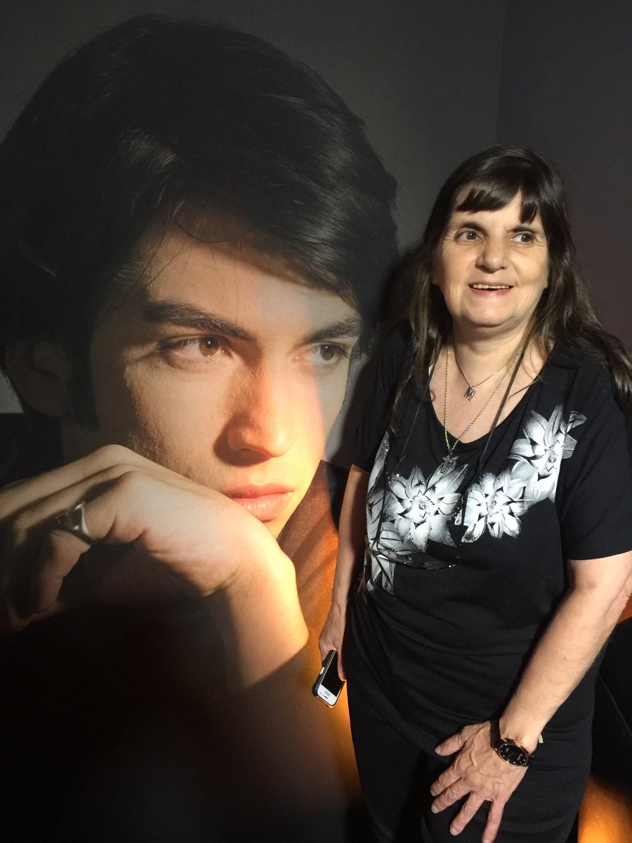 Soyabril's tweet photo. Mabel! La nena #SandroLaSerie @agu_sullivan https://t.co/somB9Knka0