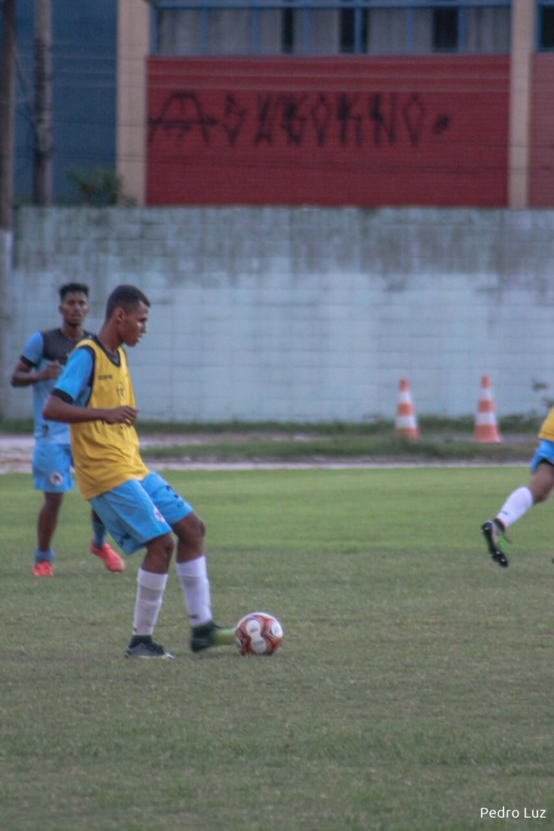 souzagabriel02's tweet photo. joguinho contra o sub 20 ⚽️🙌🏾
#guardei1 https://t.co/wH1RzsutFs