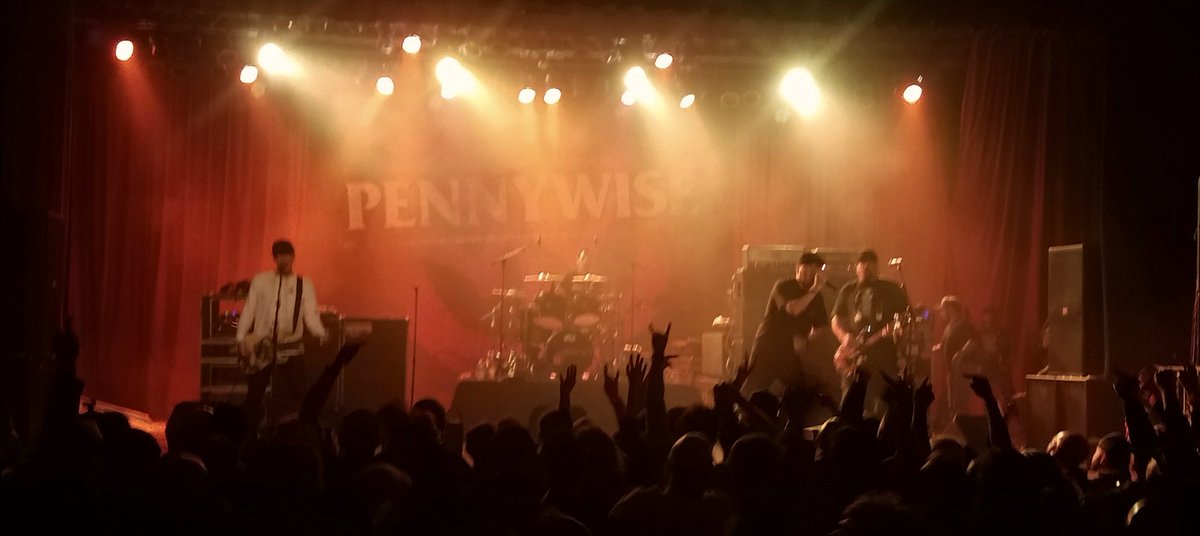 Pennywise &amp; Strung Out...how'd we get that show again?!?! Haha it was awesome!