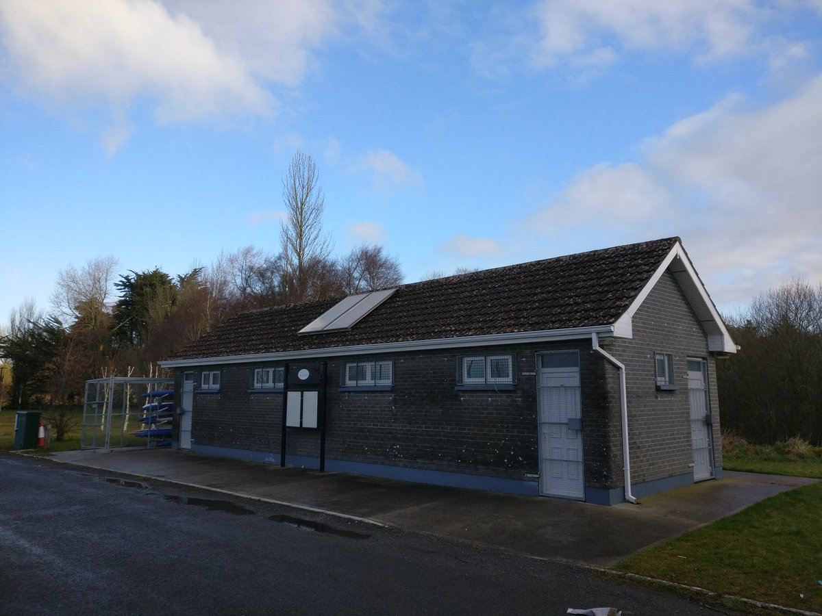 Fantastic facilities in Portumna even with a fresh renovation, a pity they're locked so that the children off for their Easter break have to change outside and use their imagination when it comes to the toilet.
#galwaycoco #waterwaysireland #portumnacc