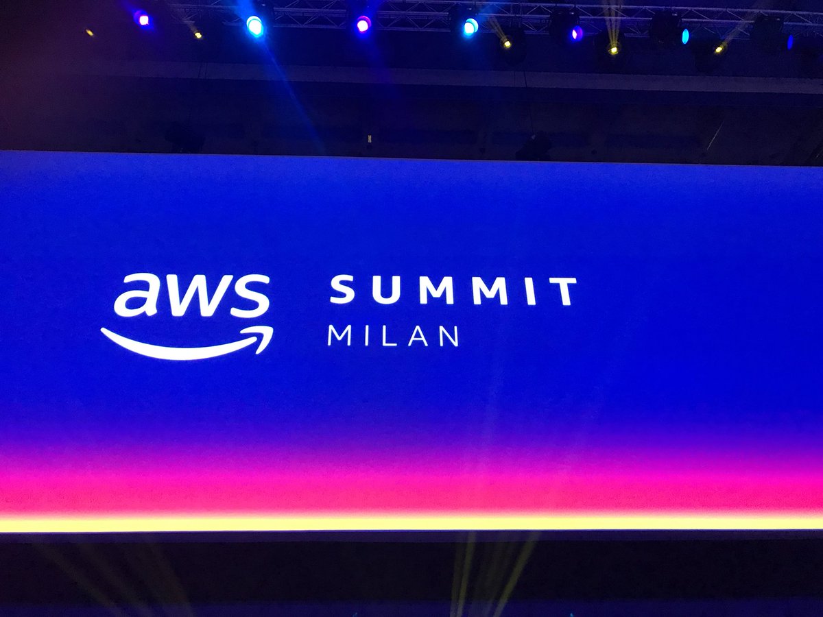 Int4things's tweet photo. Quasi pronti al via con #AWSSummit . Pienone! https://t.co/yials6ExiH