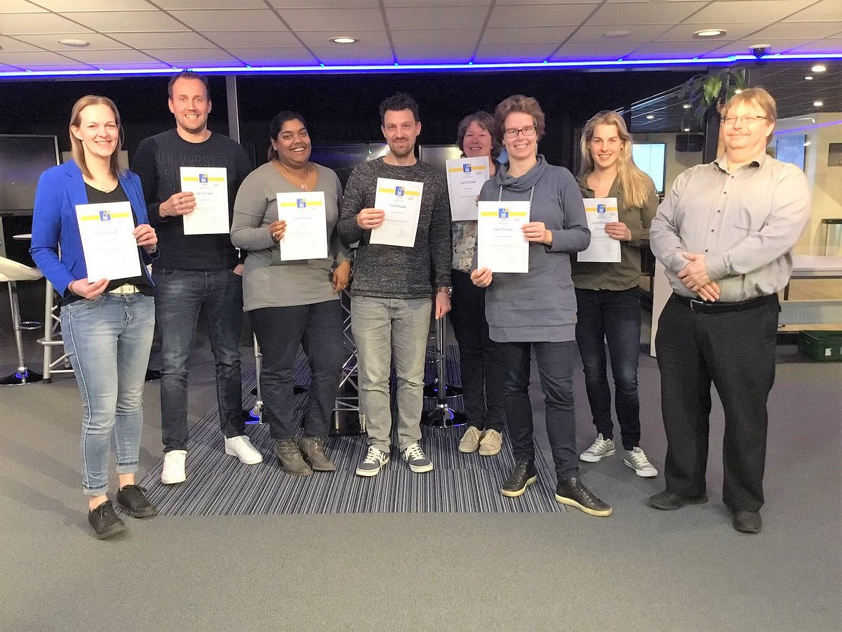PTHgroep's tweet image. Docenten van het Openbare Scholengemeenschap Piter Jelles en CBO Meilân hebben de afgelopen periode hard gewerkt om de Prowise training af te ronden.
goo.gl/KvWAZq