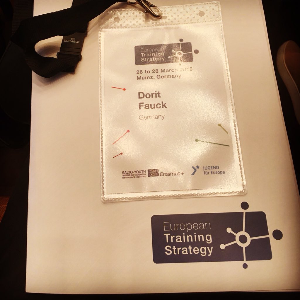 dorit_rit's tweet photo. Ready for day 2. Keynote speech by Manfred Zentner https://t.co/H6AgPONh7P https://t.co/ESESAtrZKB
