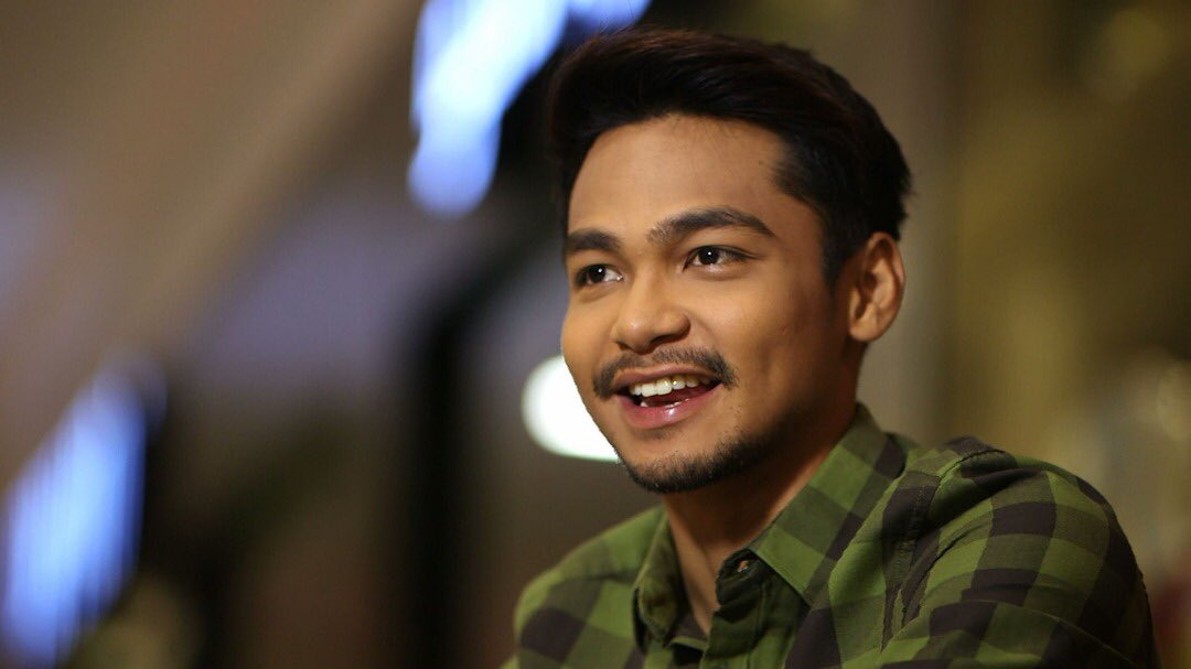 iSyafiqKyle's tweet photo. Hello! Tgh standby nak masuk set. So ada free sikit. Tweet me anything pasal #TakAdaCintaSepertiMu, capik reply sebyk yg mungkin ok https://t.co/ltRJVbOcrD