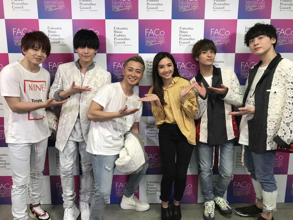 Beverly_avex's tweet photo. Da-iCEさんと「FukuokaAsia Collection 2018」にあいました!
パーフォマンスをみました!とてもかこよかったです!🙌🏽💯
しゃしんありがとうございます!☺️🙇♀️
ビバリー🦄
#Da_iCE #Beverly #beverlyjustlisten #faco #FACo2018 #fukuokaasiacollection #福岡アジアコレクション https://t.co/vPSFGDcj3M
