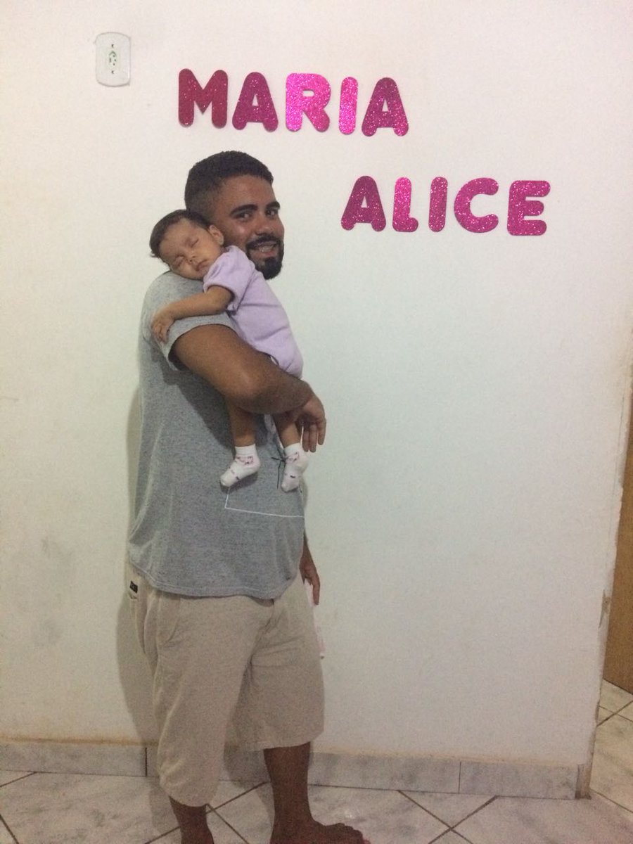 Reinaldinho2018's tweet photo. Aquele soninho maravilhoso no ombro do Papai 😍😭❤
Te amo filha 💖 https://t.co/UVfot3VQVY