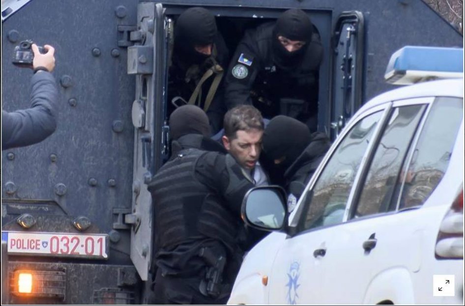 Solidarite_kos's tweet image. "Si la police du Kosovo est capable de traiter ainsi une personnalité politique serbe de premier plan, imaginez comment ils peuvent traiter les simples citoyens serbes ayant l'audace de vouloir rester vivre dans leurs villages au Kosovo..."

Plus d'infos : facebook.com/solidarite.kos…