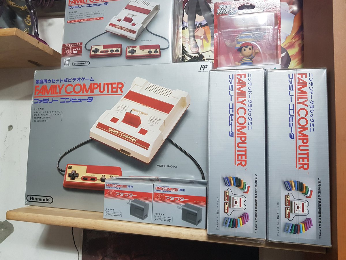 dominicrfani's tweet image. 80년대 콘솔부터 관심 있으신 분들은 꼭 한번 가보시길 추천하는 곳입니다. 이수역 10번출구 근처 몬스터만물상.
주인장께서 직접 몸소 중고거래를 손으로 발로 뛰시는 곳. 8비트 패미콤 팩부터 존재하는데 가격도 저렴합니다. 들어가면 고양이가 반겨주기도 하구요.