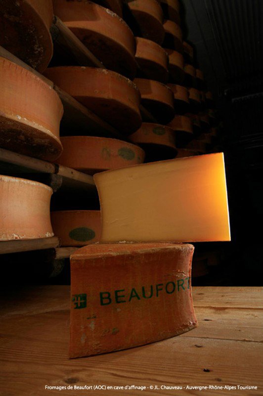C'est la 🧀 #JourneeDuFromage ! Vous êtes plutôt ? 🤔
😋 Picodon de la #Drôme et de l'#Ardèche
😋 Saint-Nectaire d'#Auvergne 
😋 Beaufort de #Savoie