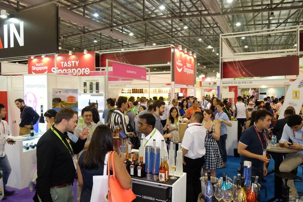 PRNA4Media's tweet photo. #ProWineAsia2018 From 24 - 27 April 2018, visitors can learn more about the latest #wine and #spirits trends through specialised masterclasses and seminars, tasting sessions and workshops by renowned industry speakers. More:https://t.co/23XP801TWc https://t.co/mdEm8iVDjm
