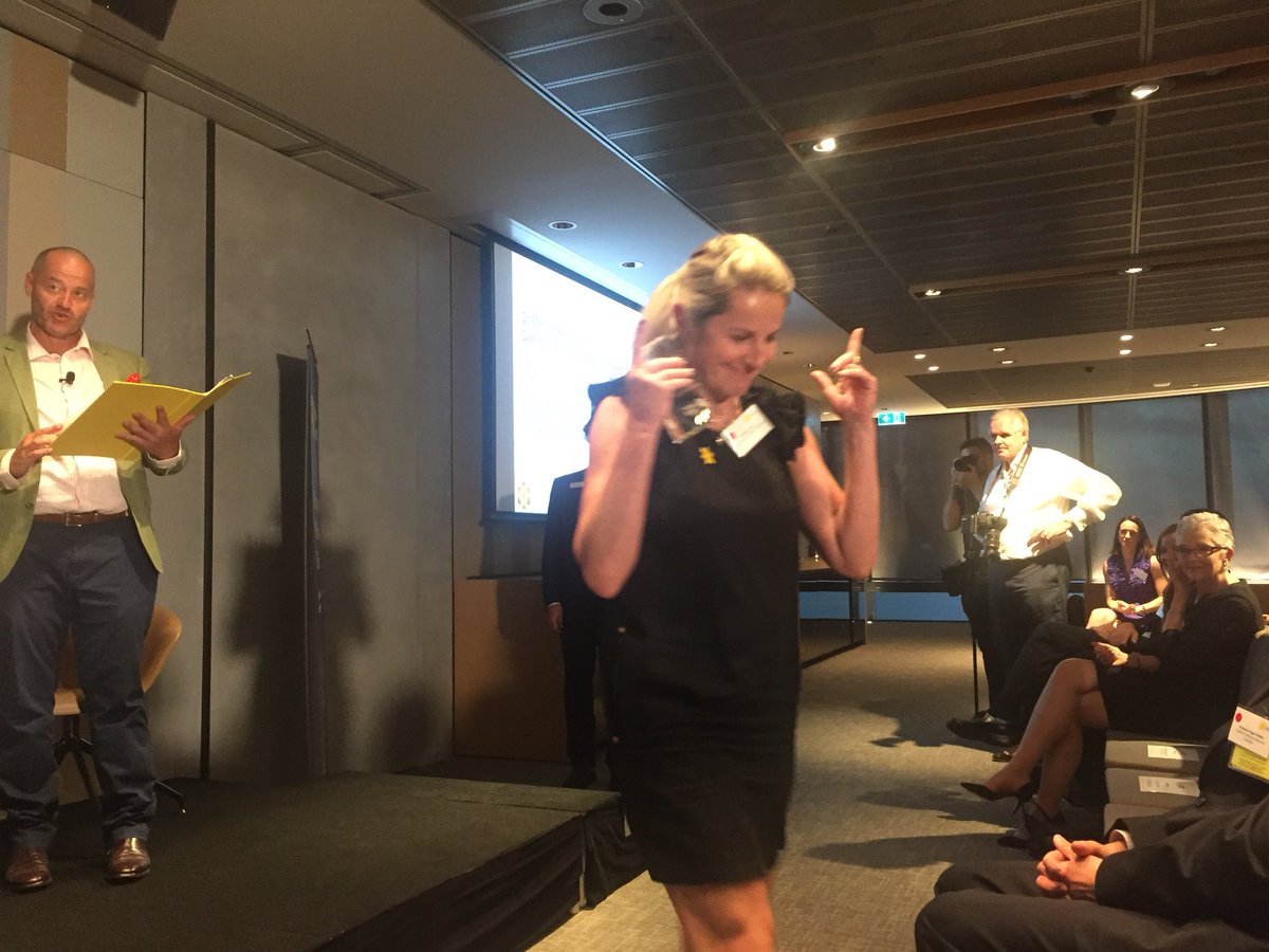 dgallegoortega's tweet image. Dr Marina Panjic from @GarvanInstitute receiving her award at #CCNSWawards. Congratulations!