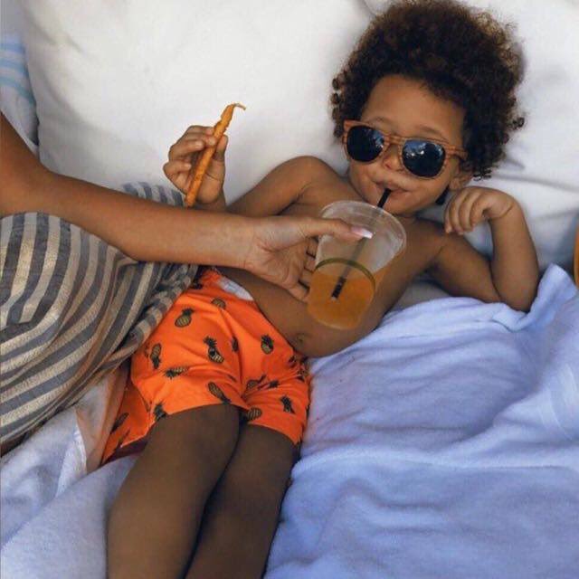 People Who Argue On Their  Phones In Public Should Put It On Loud Speaker So We Can Hear Both Side's Of The Story