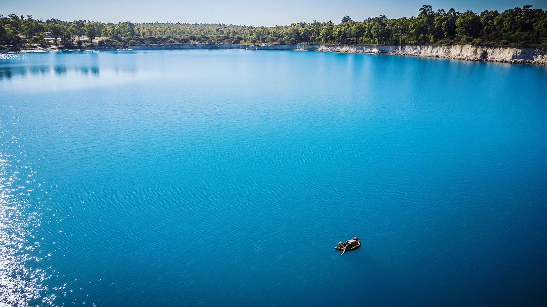 WestAustralia's tweet photo. How's this for a hidden gem?💎This beautiful spot is Stockton Lake in Collie in @AustraliasSW. Pic: _cjlp13_/IG #justanotherdayinWA  #bungeo https://t.co/naISMuYvY6