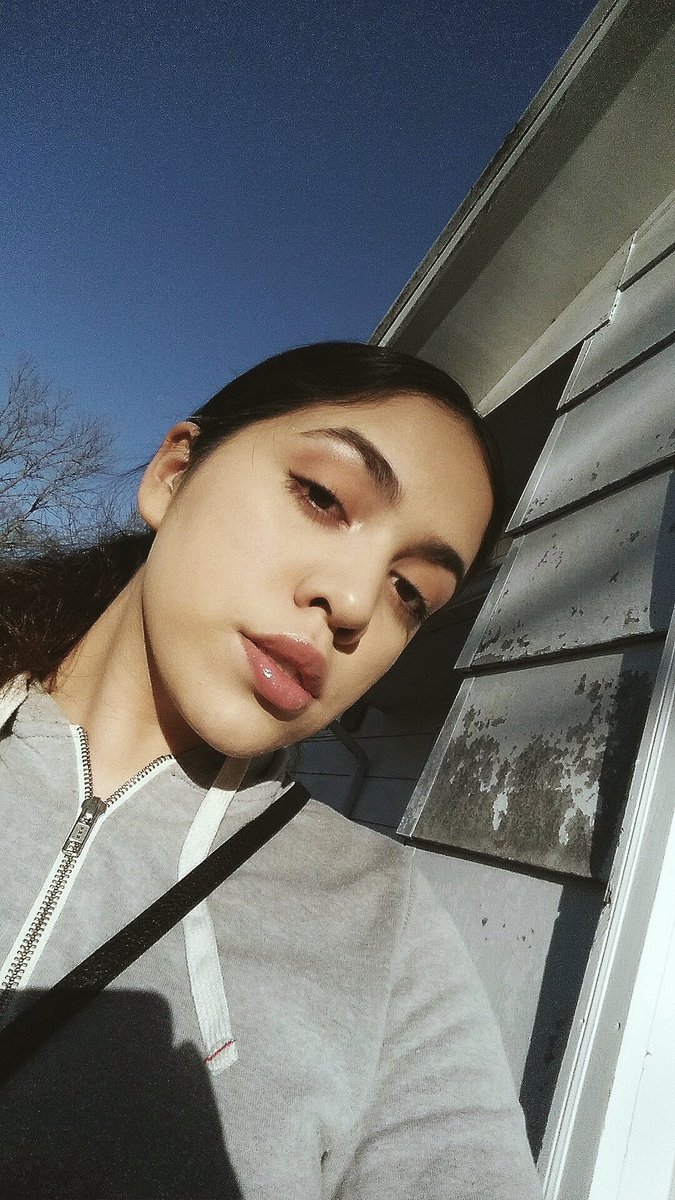 woozylily's tweet photo. It's midnight sooo
you already know
           💃
HAPPY TUESDAY
 #TuesdaySelfie https://t.co/gPAjlOkRpg