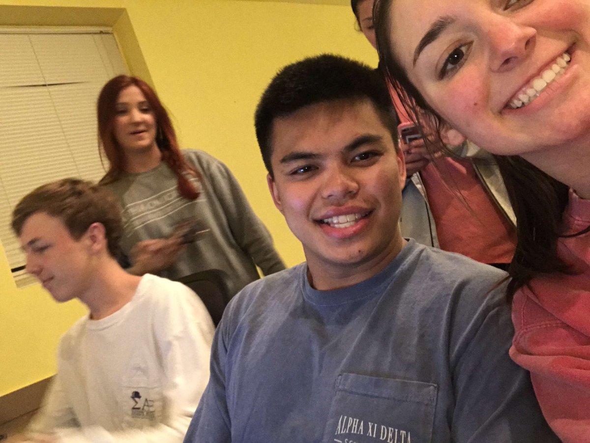 oliviapotts_'s tweet photo. #PaddyMurphyWeek @WKU_SAE @AOIIalphachi https://t.co/cq4M66o4rA