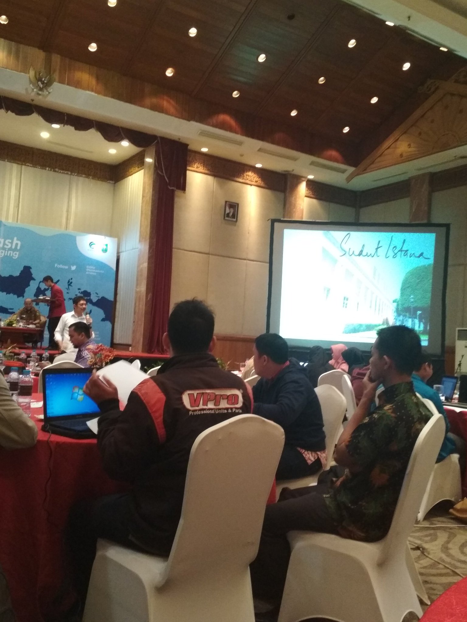 Untuk menjadi blogger terbaik harusnya memiliki artikel yang terbaik pula