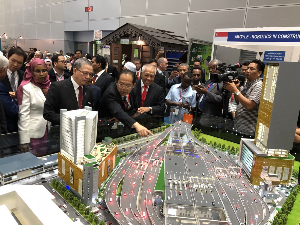 MisiahTaib's tweet photo. Cadangan Pembangunan Bercampur : Duke / Ekovest Berhad #ecobuild2018 #ICW2018 #InfraRakyat #Negaraku @MOWorks @PetraJayaMP @CIDBMALAYSIA1 @ZohariAkob @saranidollah @RakanKKR @norehamohd @EkoVest @LebuhrayaDUKE https://t.co/TKFWpBFSxP